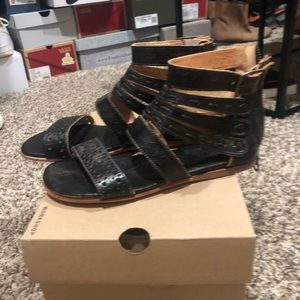 Brand new ARTEMIS black hand wash Bed Stu sandals